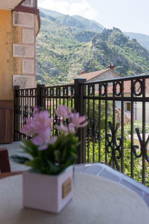 Ena Apartment Kotor Eksteriør billede